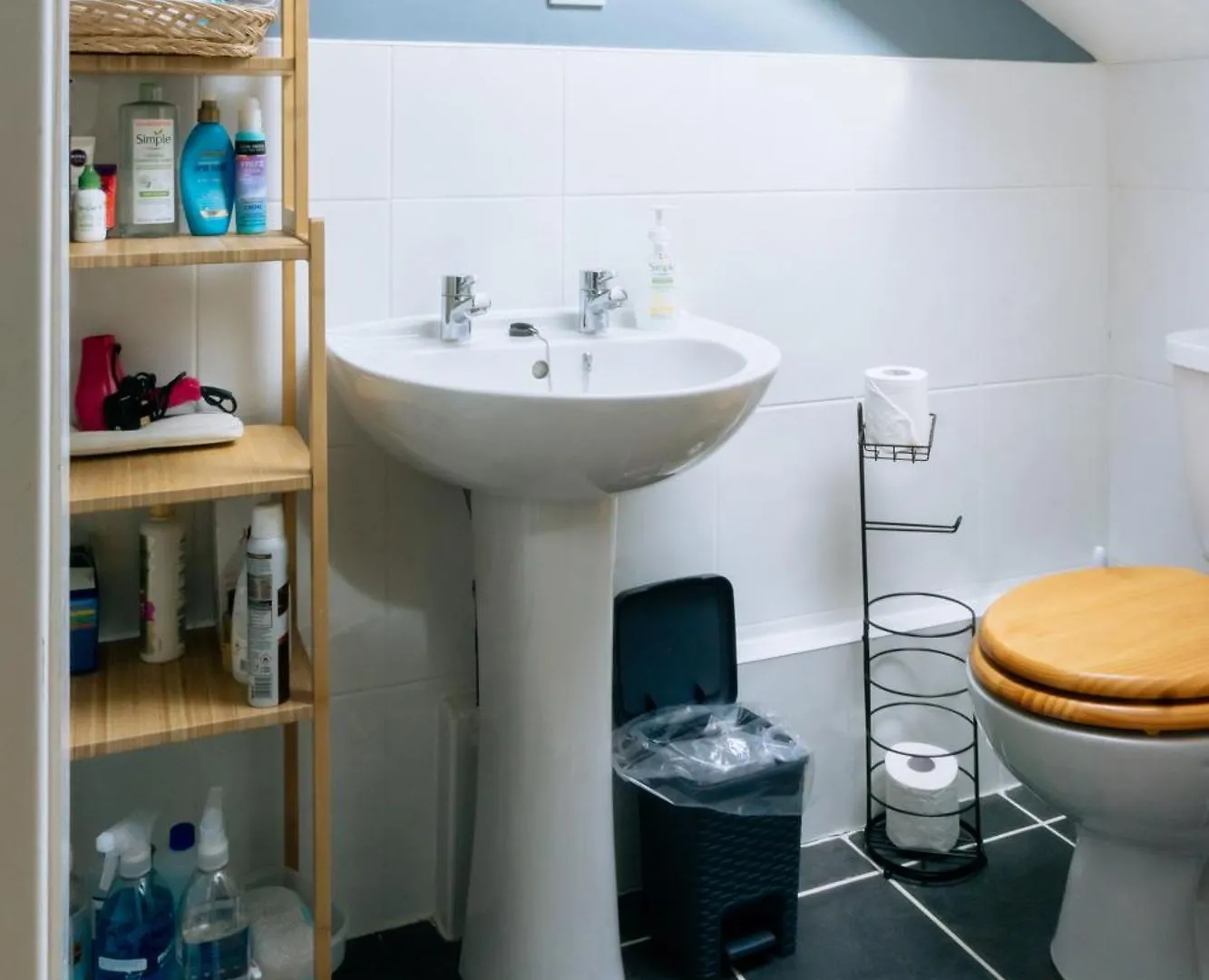 Stylish 3 Bedroom Apartment Near Hollyrood Park Edinburgh United Kingdom