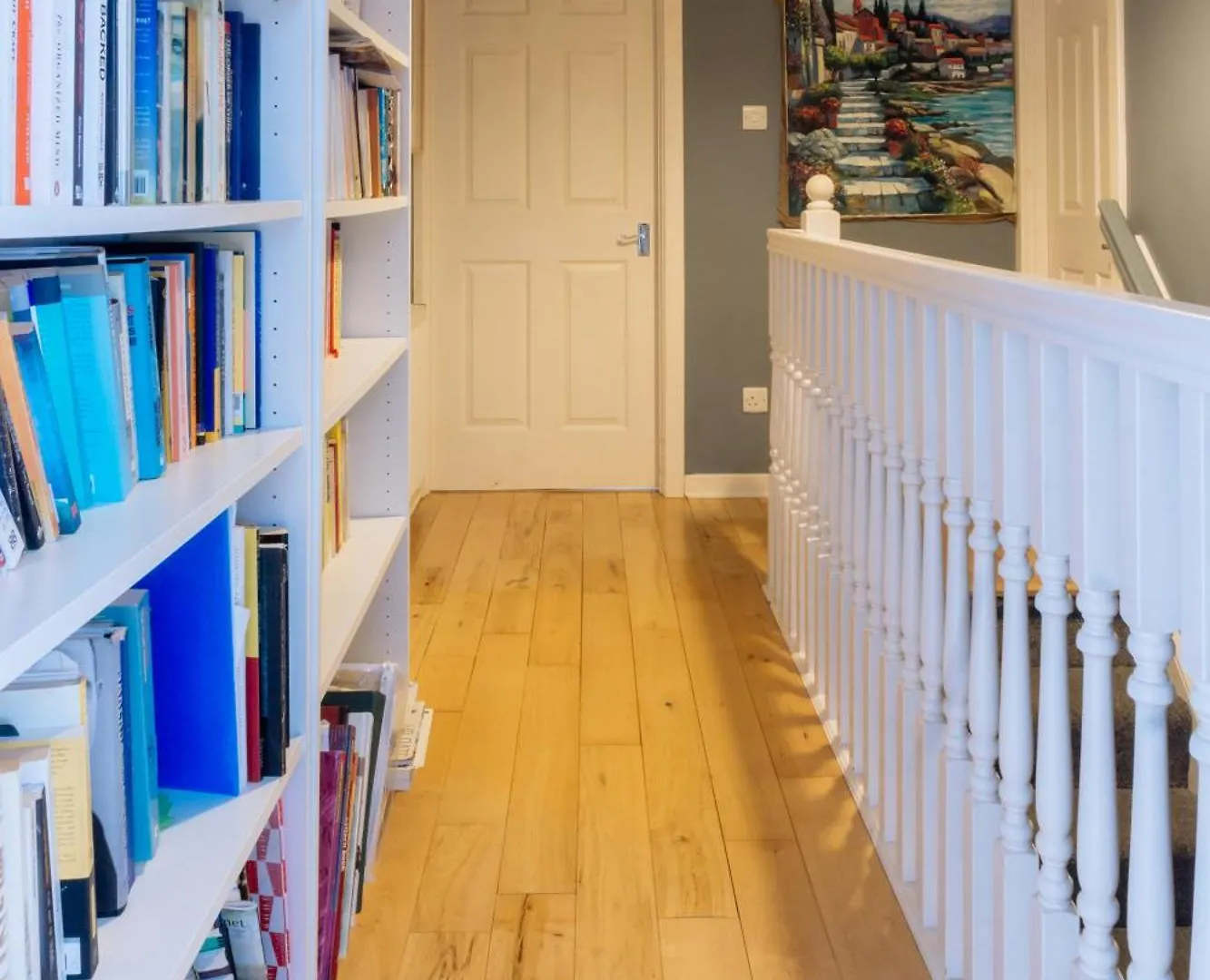 Stylish 3 Bedroom Apartment Near Hollyrood Park Edinburgh