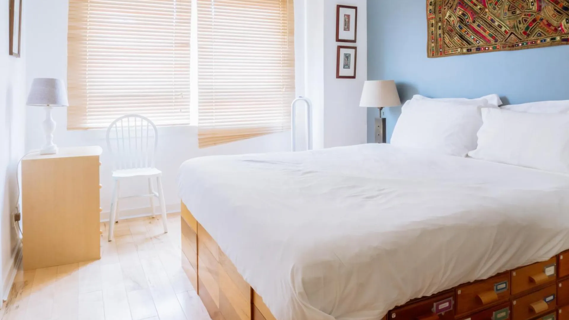 Stylish 3 Bedroom Apartment Near Hollyrood Park Edinburgh