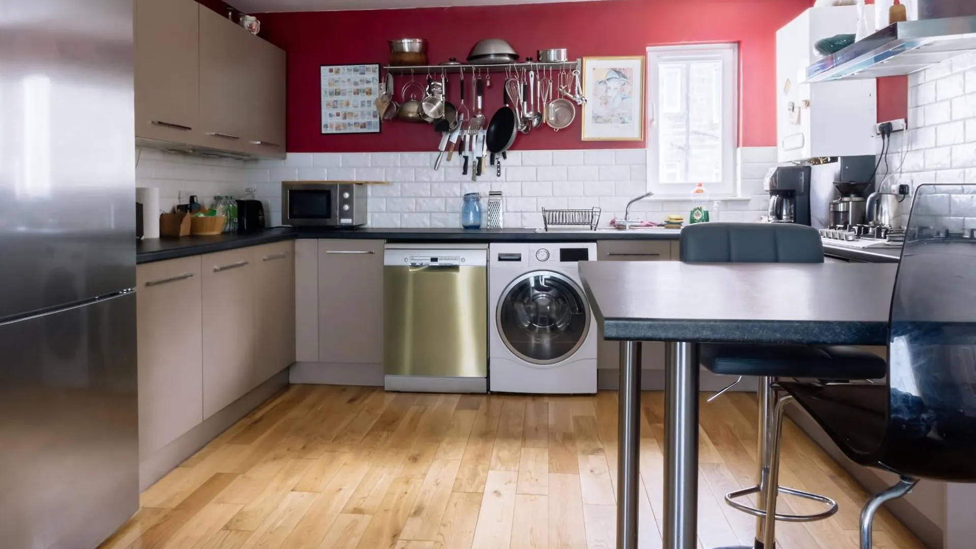 Stylish 3 Bedroom Apartment Near Hollyrood Park Edinburgh 0*,  United Kingdom