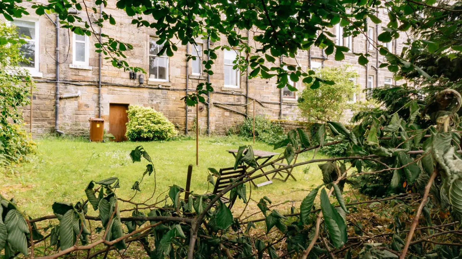 Stylish 3 Bedroom Apartment Near Hollyrood Park Edinburgh United Kingdom